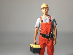 劳动补偿金6个月以上包含六个月